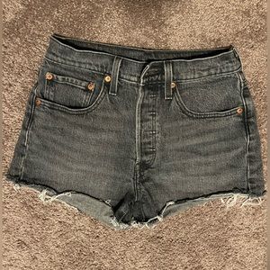 Levi’s shorts size 26